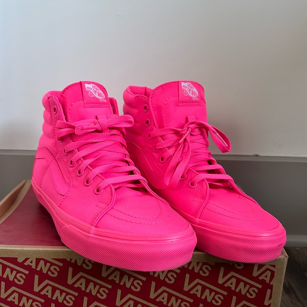 Vans Sk8-hi. Neon Pink. Size 9.5